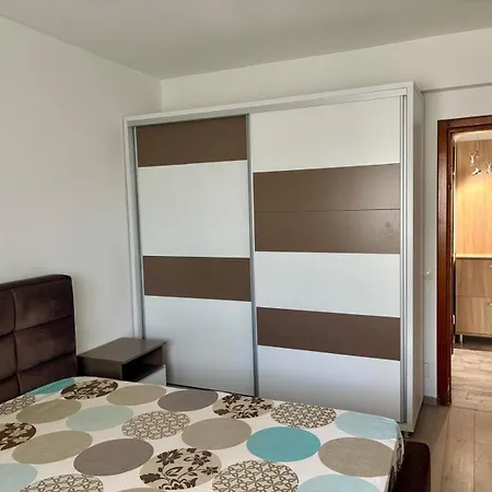 Sara Luxury - 3 Lux Cu Terasa Centru - Universitate, Apartment Craiova