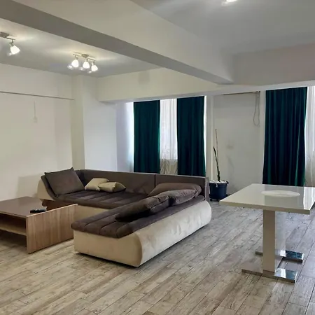Sara Luxury - 3 Lux Cu Terasa Centru - Universitate, Apartment Craiova