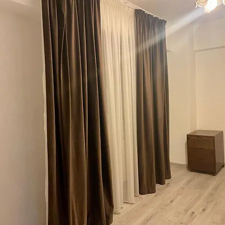 Apartment Sara Luxury - 3 Lux Cu Terasa Centru - Universitate, Craiova